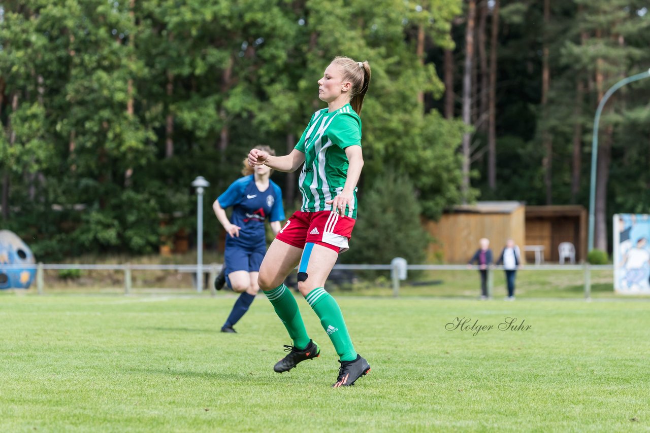 Bild 325 - F SV Boostedt - SV Fortuna St. Juergen : Ergebnis: 2:1